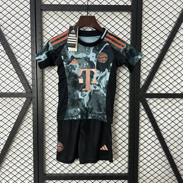 Conjunto Infantil Bayern de Munique II 24/25 - Preto