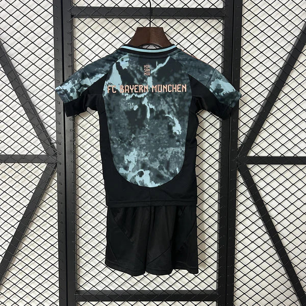 Conjunto Infantil Bayern de Munique II 24/25 - Preto