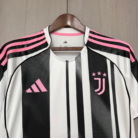 Camisa Juventus 25/26 – Home Branca e Preta (Linha Premium)